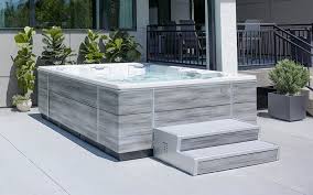 Luxury hot tub and hydrotherapy spa